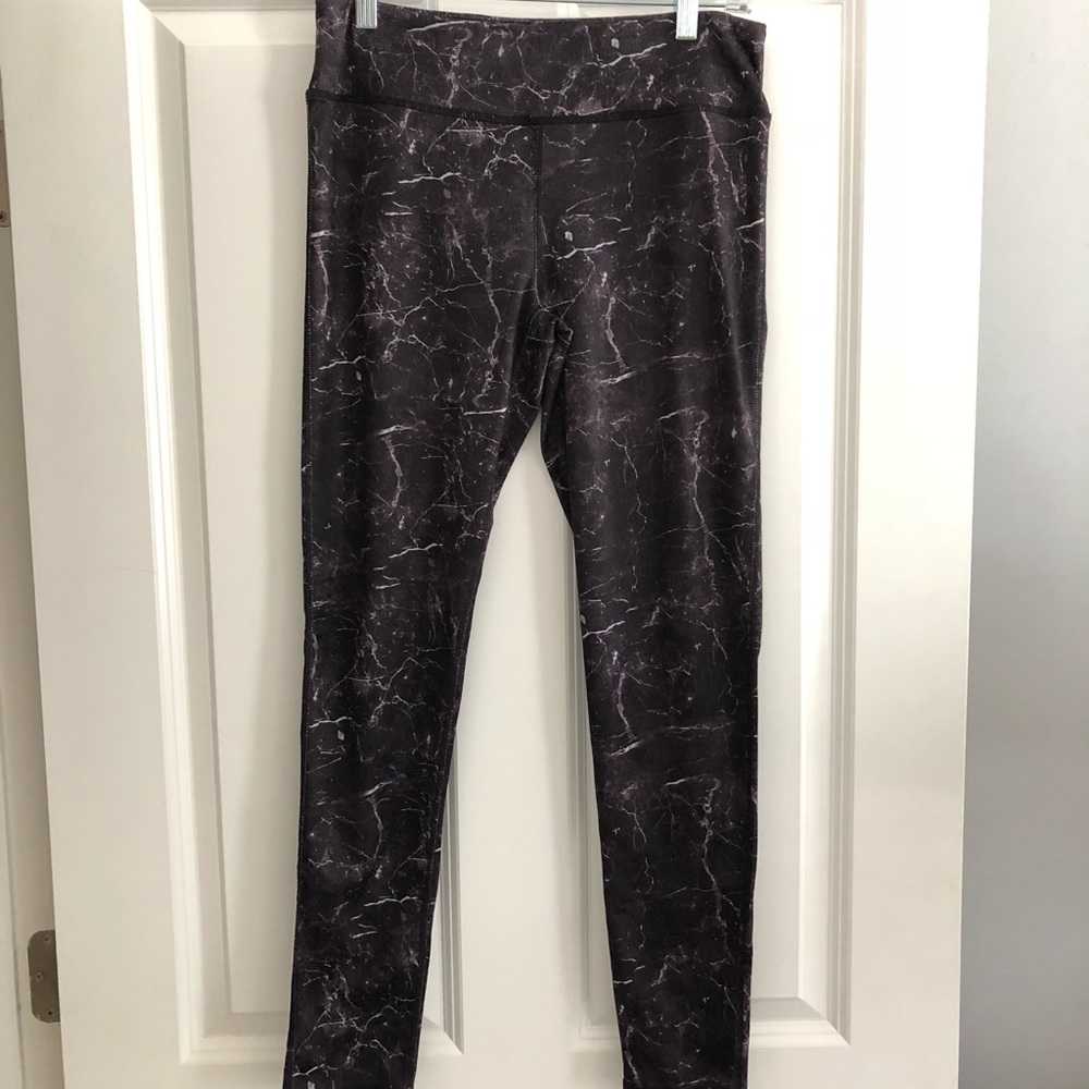 Black Marble Design Active Wear Yoga Leggings - Picture 4 of 8